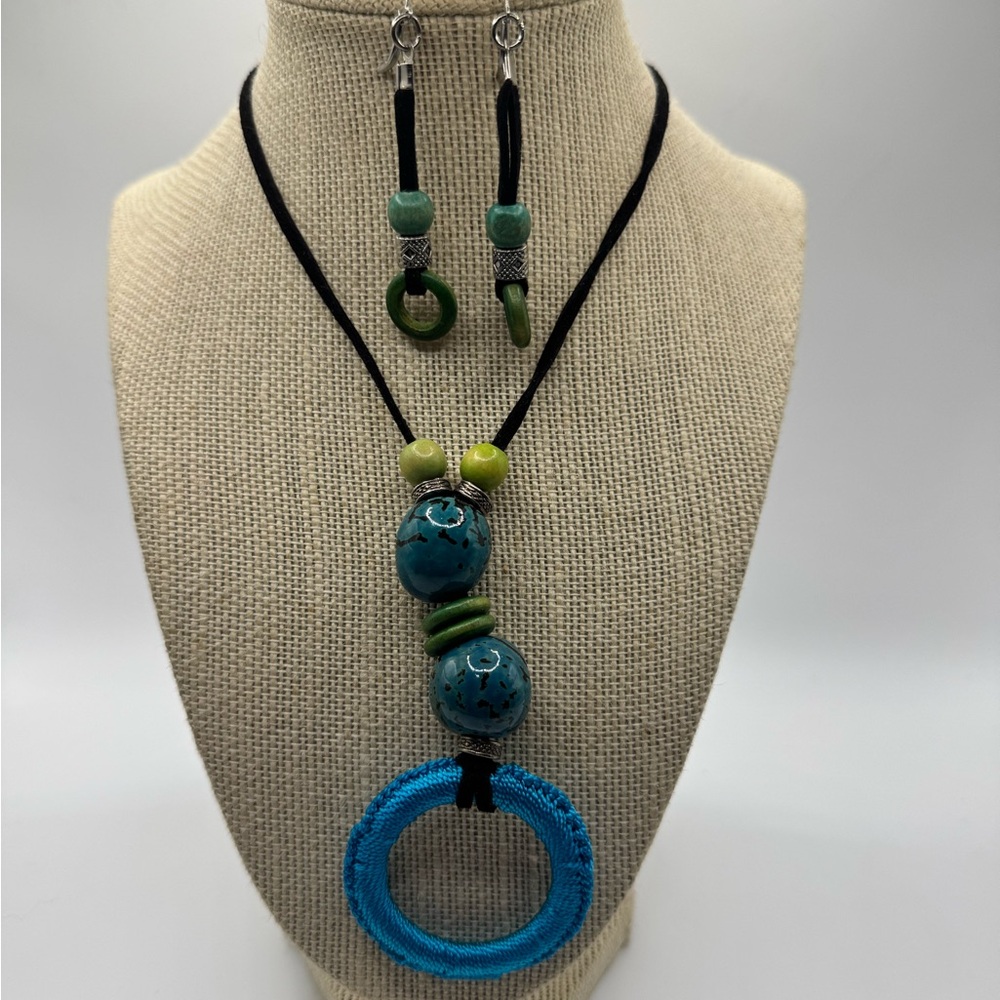 Elegant Blue and Green Necklace Set